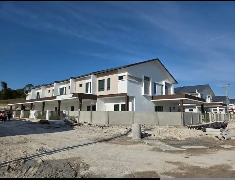 2-storey Terraced House for Sale in Batu Kawa (Kuching) - Jay Law - Exterior - PropertyGuru.com.my