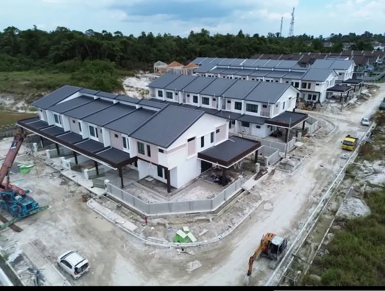 2-storey Terraced House for Sale in Batu Kawa (Kuching) - Jay Law - Exterior - PropertyGuru.com.my