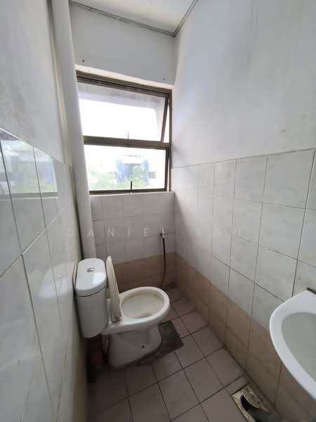 Taman Desa Cemerlang untuk Untuk Disewa - RM 10,000 /bulan, Apr 2026 - Bathroom - PropertyGuru.com.my