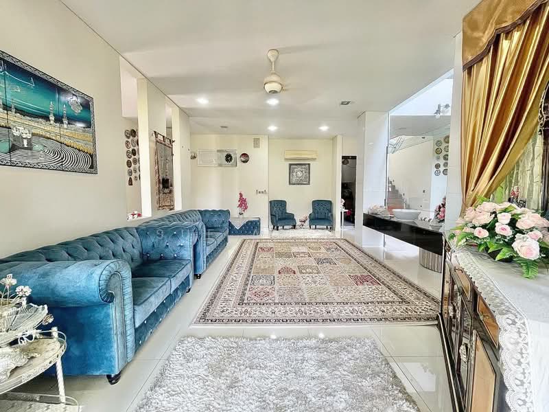Bungalow for Sale in Bukit Jelutong (Shah Alam) - Sue Arifin - Living Room - PropertyGuru.com.my