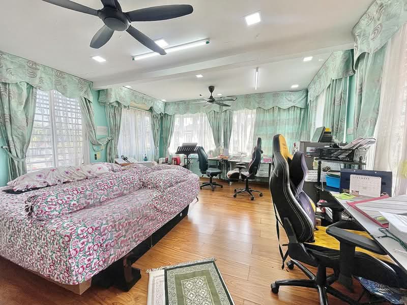 Bungalow for Sale in Bukit Jelutong (Shah Alam) - Sue Arifin - PropertyGuru.com.my