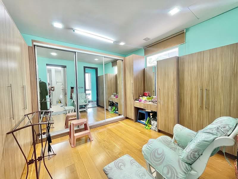 Bungalow for Sale in Bukit Jelutong (Shah Alam) - Sue Arifin - PropertyGuru.com.my