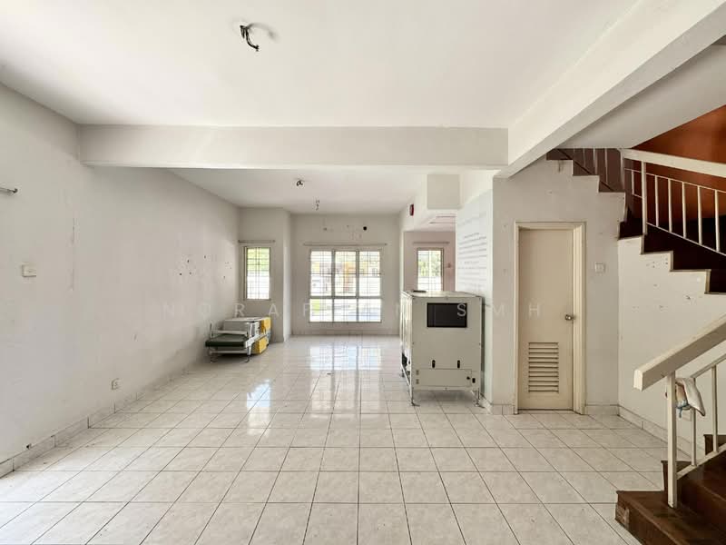 Taman Amanputra untuk Untuk Dijual - RM 850,000, Apr 2026 - Living Room - PropertyGuru.com.my