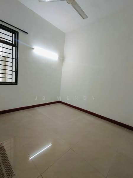 Rumah Teres 2 Tingkat untuk Dijual di Taman Kempas Utama (Tebrau) - JB Wendy - Interior - PropertyGuru.com.my