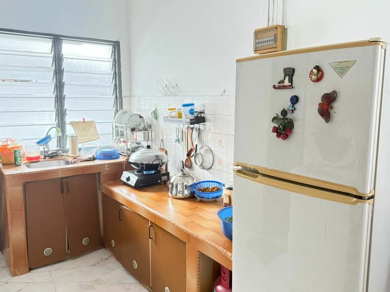 Flat for Sale at United Garden (Taman Lee Yan Lian) - Ethan Yong - Kitchen - PropertyGuru.com.my