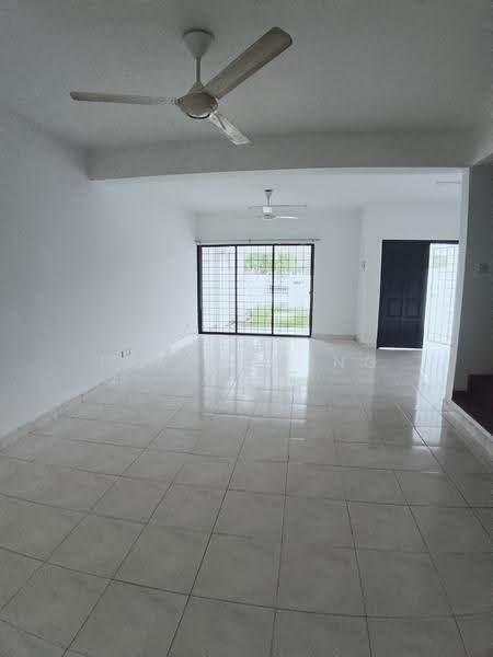2.5-storey Terraced House for Rent in Bandar Utama 11 (Bandar Utama) - Amanda Ng - Living Room - PropertyGuru.com.my