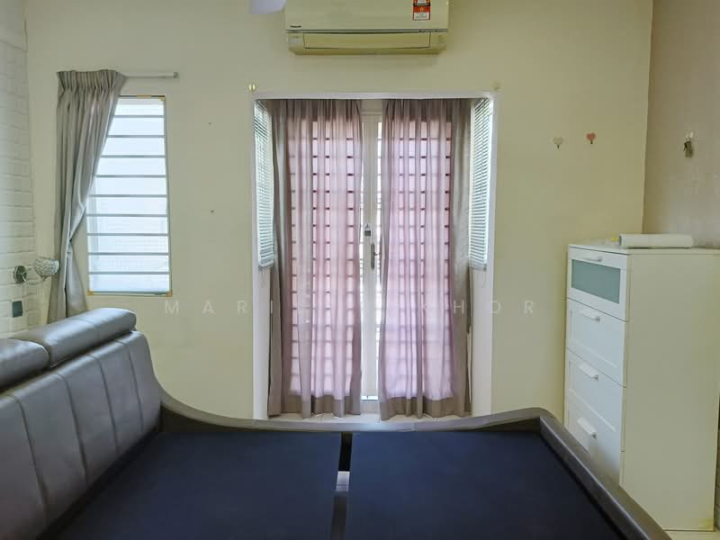 2-storey Terraced House for Sale in Seri Kembangan (Selangor) - Marilyn Khor - Bedroom - PropertyGuru.com.my