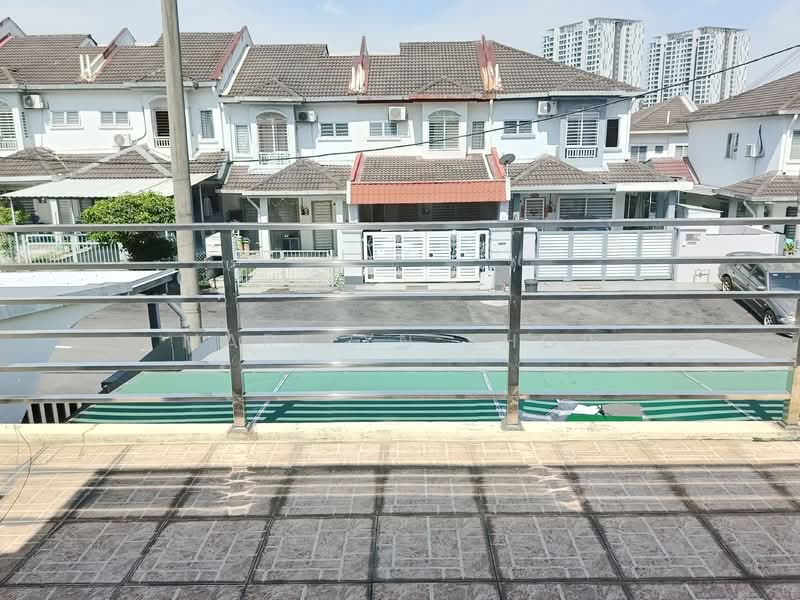 2-storey Terraced House for Sale in Seri Kembangan (Selangor) - Marilyn Khor - Exterior - PropertyGuru.com.my