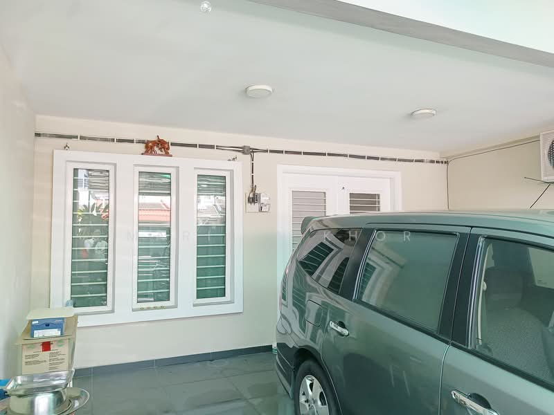2-storey Terraced House for Sale in Seri Kembangan (Selangor) - Marilyn Khor - Car Park - PropertyGuru.com.my