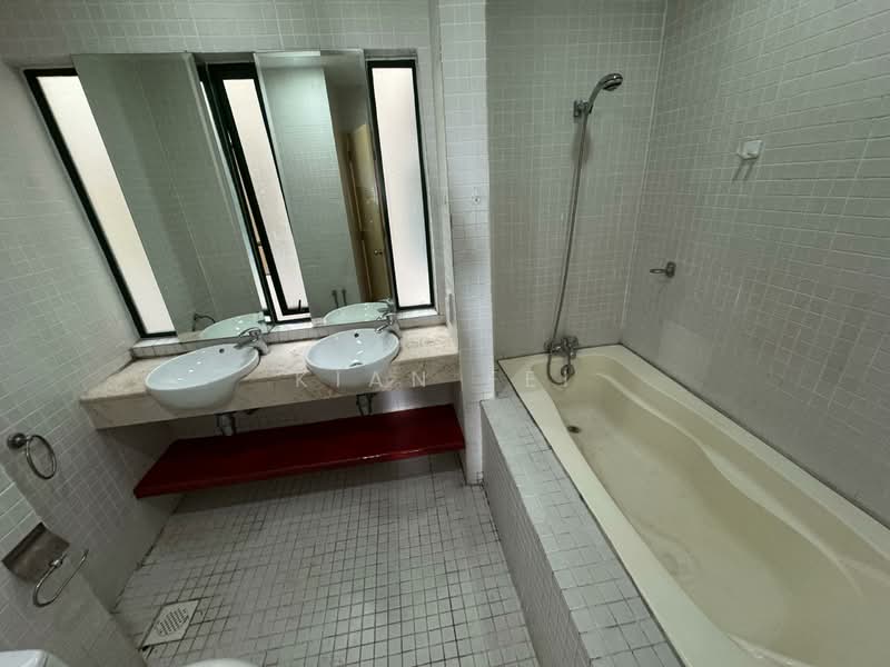 10 Semantan Suites untuk Untuk Disewa - RM 2,200 /bulan, Apr 2026 - Bathroom - PropertyGuru.com.my