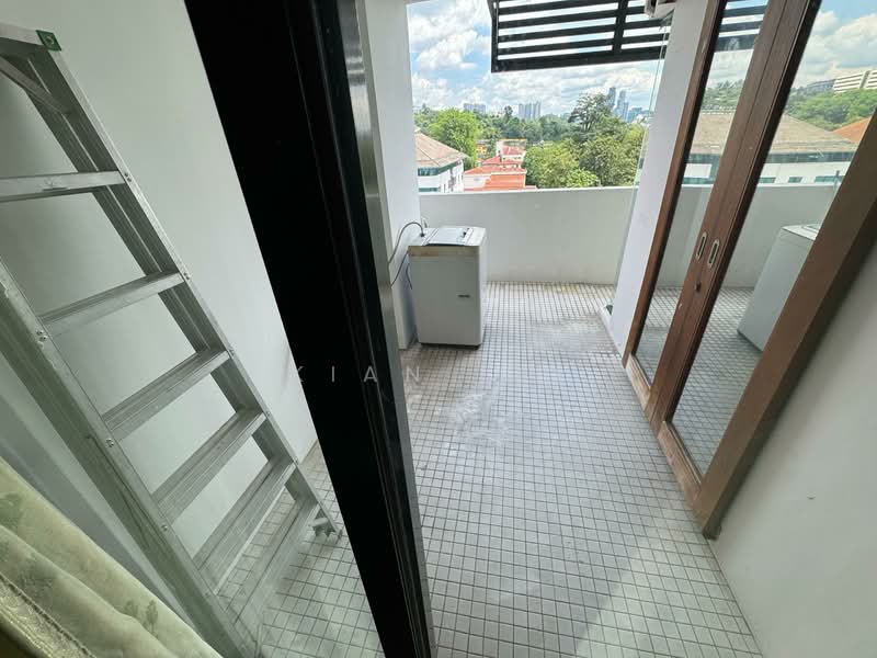 10 Semantan Suites untuk Untuk Disewa - RM 2,200 /bulan, Apr 2026 - Balcony - PropertyGuru.com.my