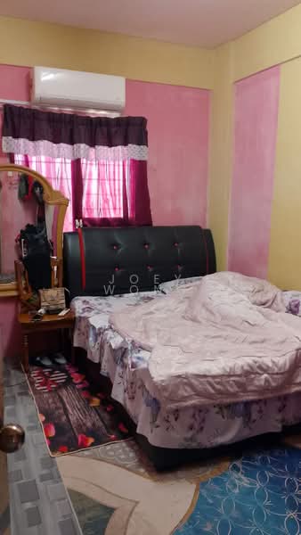 Flat for Sale at Puchong Utama Court 1 - Joey Wong - Bedroom - PropertyGuru.com.my