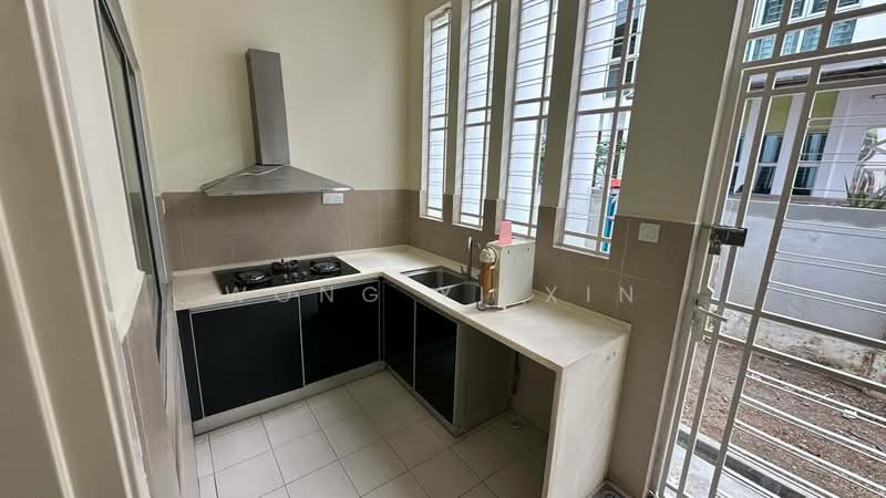Semi-Detached House for Rent in Bandar Seri Alam (Masai) - Wong Yi Xin - Kitchen - PropertyGuru.com.my