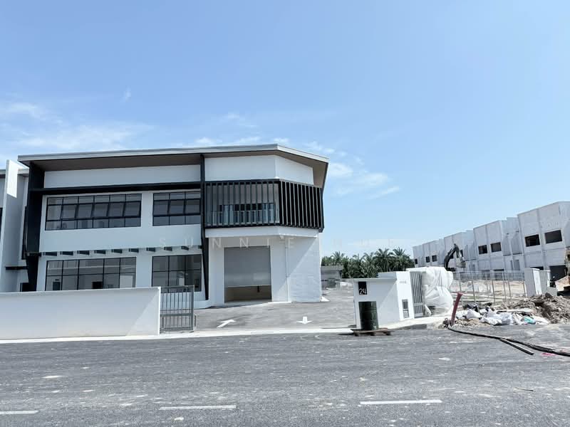 Semi-D Factory for Rent in Sepang (Selangor) - Sunnie Hue - Exterior - PropertyGuru.com.my