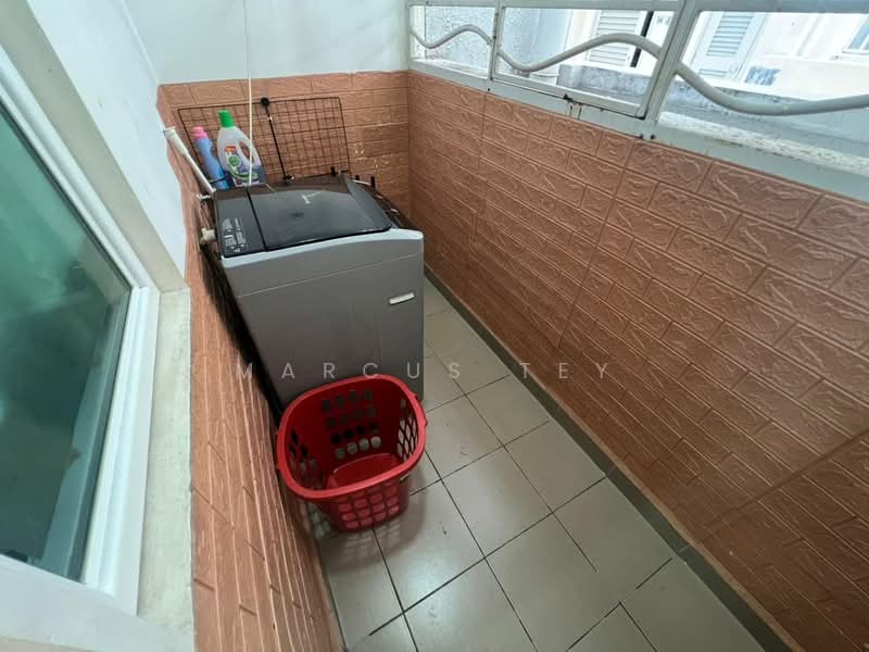 Pangsapuri untuk Disewa di Nusa Heights (Nusa Puncak) - Marcus Tey - Balcony - PropertyGuru.com.my