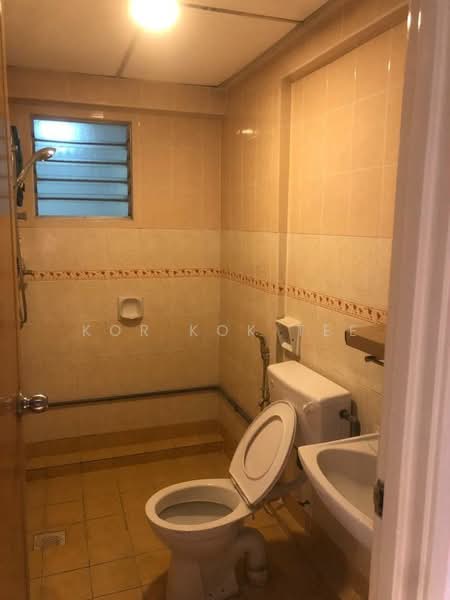 Petaling Indah Condominiums untuk Untuk Dijual - RM 280,000, Apr 2026 - Bathroom - PropertyGuru.com.my