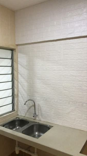 Petaling Indah Condominiums untuk Untuk Dijual - RM 280,000, Apr 2026 - Kitchen - PropertyGuru.com.my