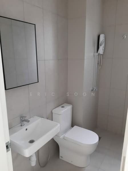 Servis Apartment untuk Dijual di Kenwingston Skylofts - Eric Soon - Bathroom - PropertyGuru.com.my