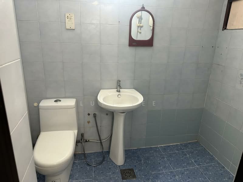 GCB Court untuk Untuk Disewa - RM 2,000 /bulan, Apr 2026 - Bathroom - PropertyGuru.com.my