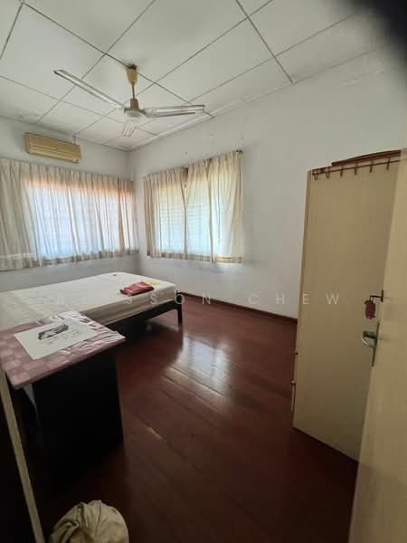 2-storey Terraced House for Sale in Jelutong (Penang) - Alisson Chew - Bedroom - PropertyGuru.com.my