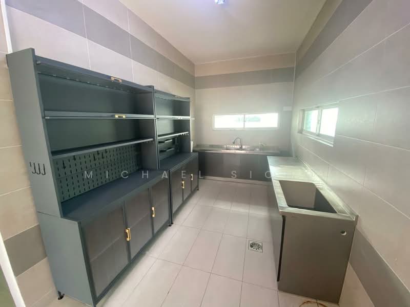 Bungalow for Rent in Rawang (Selangor) - Michael Siong - Kitchen - PropertyGuru.com.my