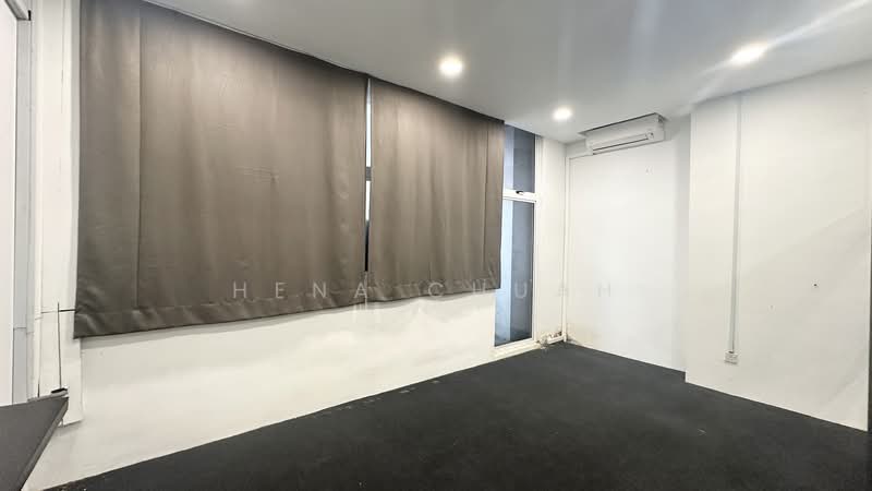 For Rent - 10 Boulevard