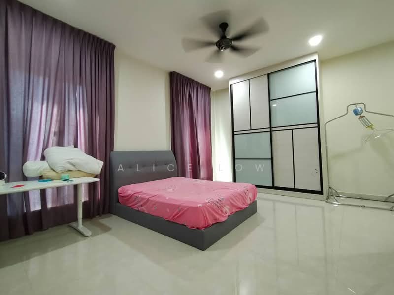 Semi-Detached House for Sale in Anggun 2 Residence (Rawang) - Alice Low - Bedroom - PropertyGuru.com.my