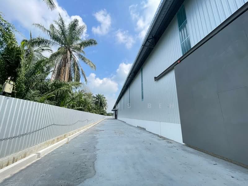 Detached Factory for Rent in Kampung Teluk Mengkuang (Telok Panglima Garang) - Marcus Beh - Exterior - PropertyGuru.com.my
