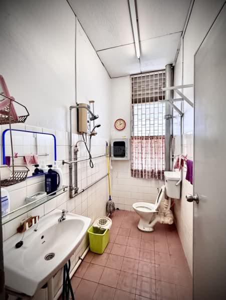 2-storey Terraced House for Sale in Pulau Tikus (George Town) - Eugene Tung - Bathroom - PropertyGuru.com.my