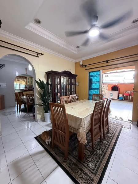 2-storey Terraced House for Sale in Taman Impian Emas (Skudai) - Chris Liew - Dining Room - PropertyGuru.com.my