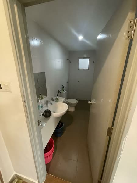 Semi-Detached House for Sale in Saujana Villa (Kajang) - Zahier Firza - Bathroom - PropertyGuru.com.my