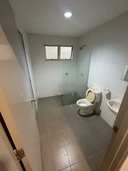 Semi-Detached House for Sale in Saujana Villa (Kajang) - Zahier Firza - Bathroom - PropertyGuru.com.my