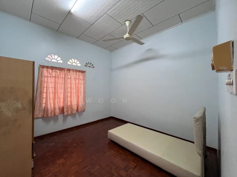 Bungalow for Sale in Jasin (Melaka) - Woon . - Bedroom - PropertyGuru.com.my