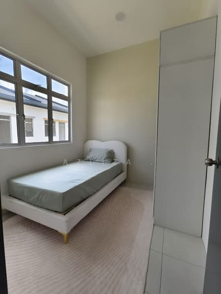 Taman langat utama 3 untuk Untuk Dijual - RM 348,000, Apr 2026 - Bedroom - PropertyGuru.com.my