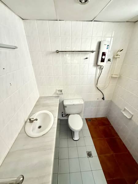Condominium for Rent at Leader Garden - CK Ooi - Bathroom - PropertyGuru.com.my