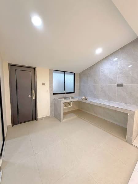 1-storey Terraced House for Sale in Taman Johor Jaya (Johor Bahru) - Winss Su - Kitchen - PropertyGuru.com.my