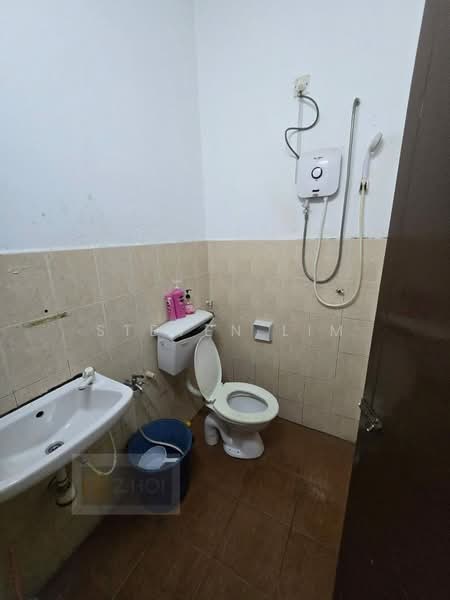 Taman Sentosa untuk Untuk Dijual - RM 400,000, Apr 2026 - Bathroom - PropertyGuru.com.my