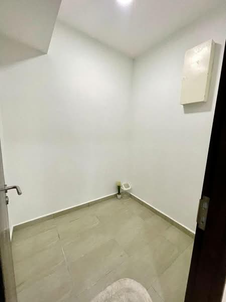 For Rent - Molek Pine 3