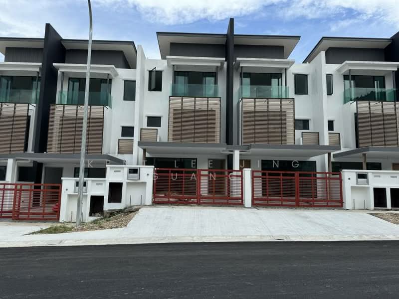 3-storey Terraced House for Sale in Bukit Jelutong (Shah Alam) - Kent Lee Jing Guang - Exterior - PropertyGuru.com.my