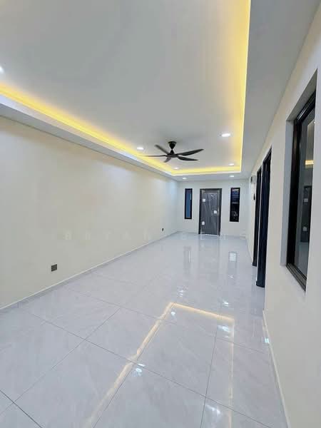 1-storey Terraced House for Sale in Johor Bahru (Johor) - Bryan Seng - Living Room - PropertyGuru.com.my