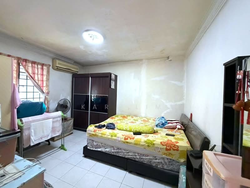 2-storey Terraced House for Sale in Permas Jaya (Johor) - Karl Lim - Bedroom - PropertyGuru.com.my