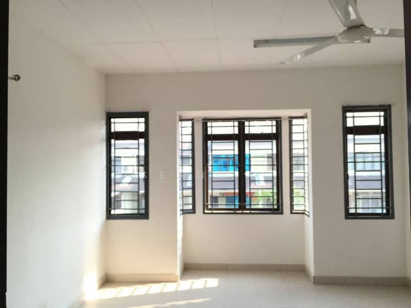 Terraced House for Sale in Bandar Puteri Klang (Klang) - Sean Lo - Living Room - PropertyGuru.com.my