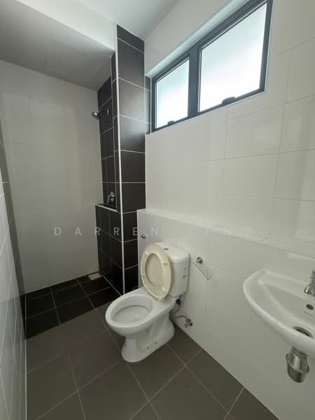 Semi-Detached House for Rent in Telok Panglima Garang (Selangor) - Darren Teng - Bathroom - PropertyGuru.com.my