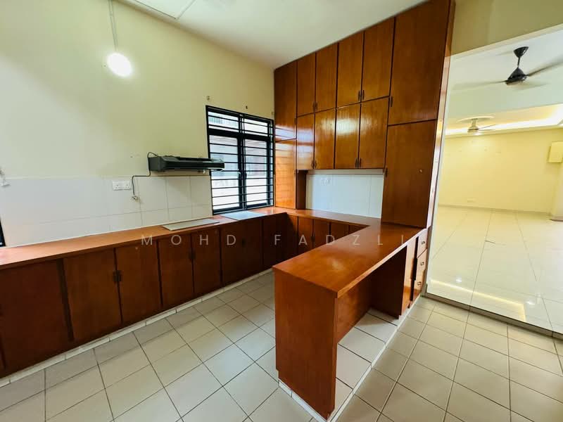 Semi-Detached House for Sale in Puncak Bestari (Puncak Alam) - Mohd Fadzli - Kitchen - PropertyGuru.com.my