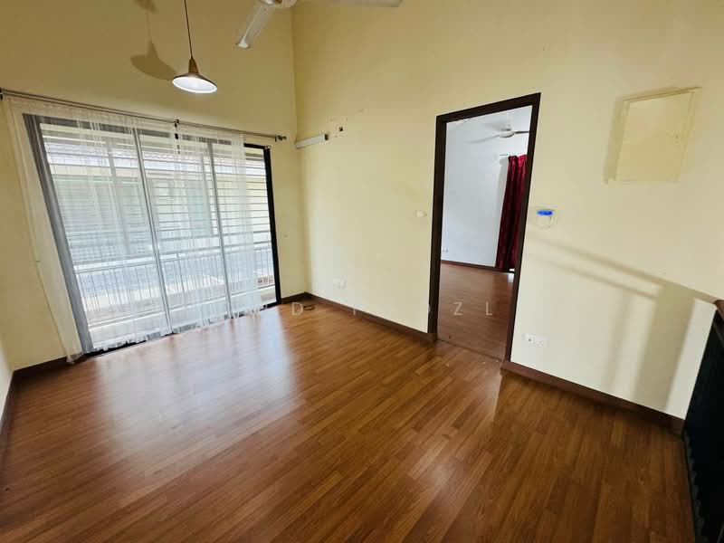 Semi-Detached House for Sale in Puncak Bestari (Puncak Alam) - Mohd Fadzli - Living Room - PropertyGuru.com.my