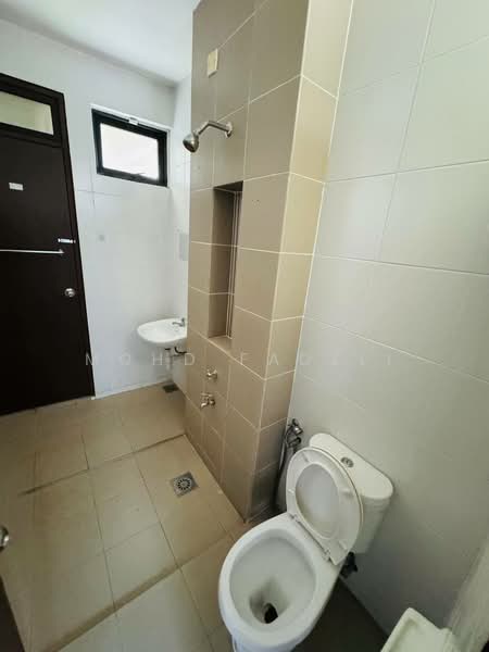 Semi-Detached House for Sale in Puncak Bestari (Puncak Alam) - Mohd Fadzli - Bathroom - PropertyGuru.com.my