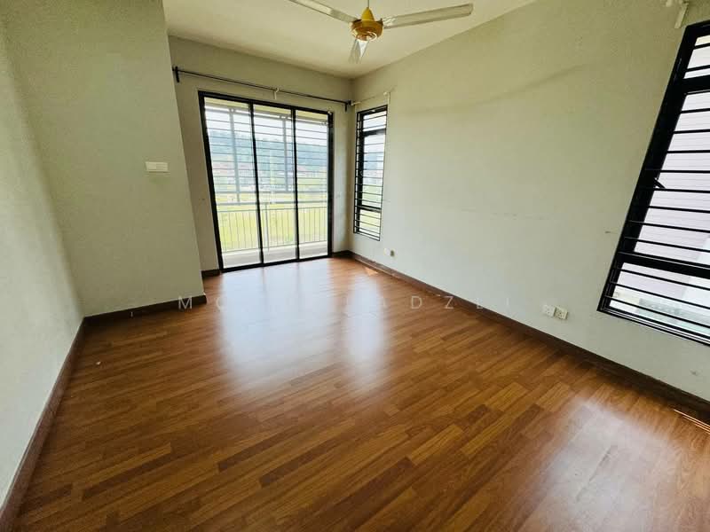 Semi-Detached House for Sale in Puncak Bestari (Puncak Alam) - Mohd Fadzli - Living Room - PropertyGuru.com.my