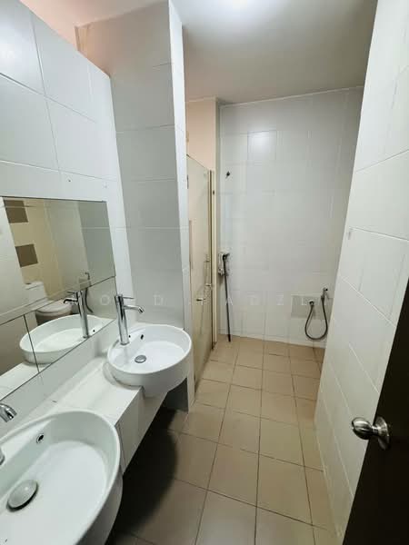 Semi-Detached House for Sale in Puncak Bestari (Puncak Alam) - Mohd Fadzli - Bathroom - PropertyGuru.com.my