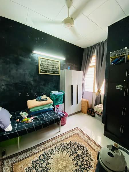 Taman Emas untuk Untuk Dijual - RM 450,000, Apr 2026 - Bedroom - PropertyGuru.com.my