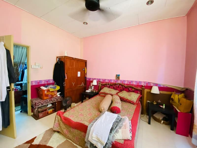 Taman Emas untuk Untuk Dijual - RM 450,000, Apr 2026 - Bedroom - PropertyGuru.com.my